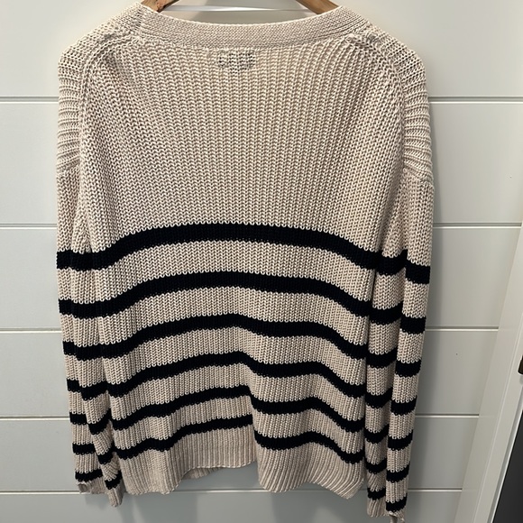 Line Cardigan - Picture 2 of 3